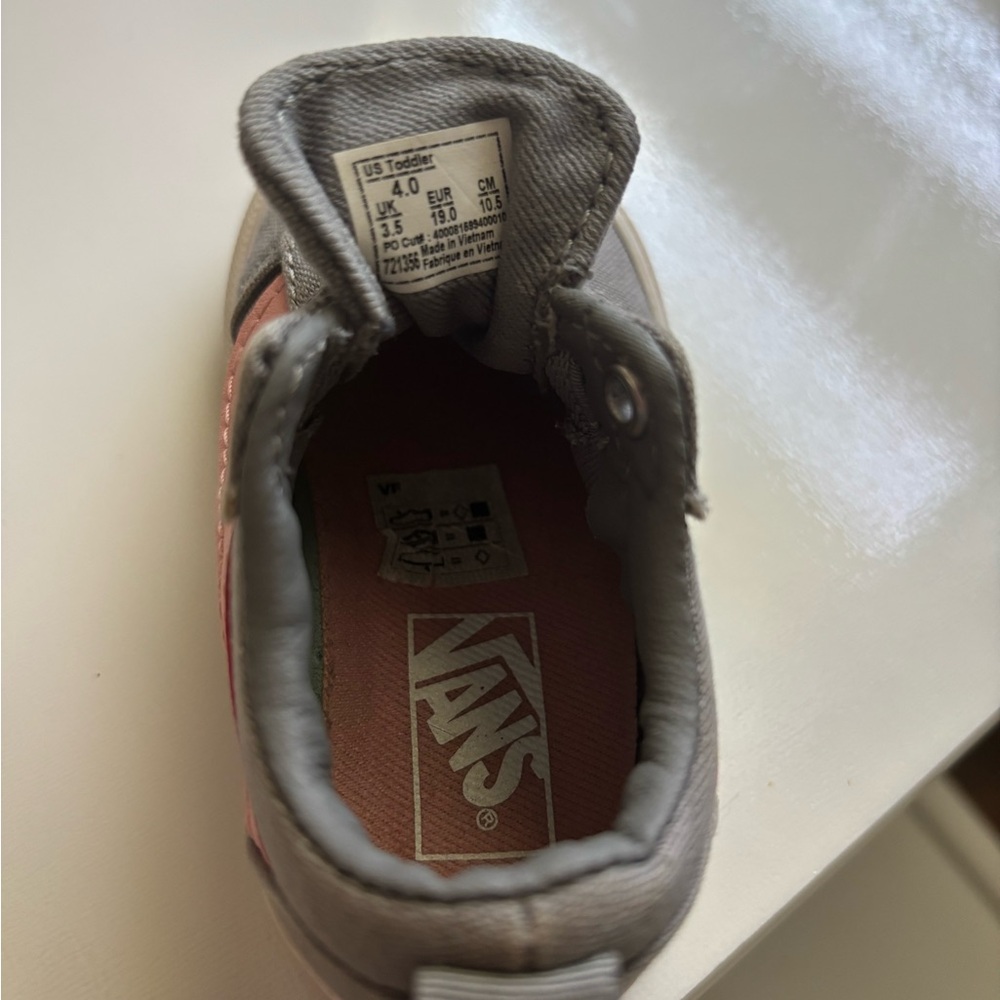 Vans Kids Sneakers in Gray and Pink - Picture 2 of 6